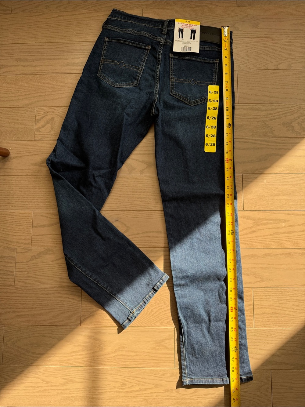 6/28 Lucky Brand Women’s Dark Blue Mid Rise Straight Jeans